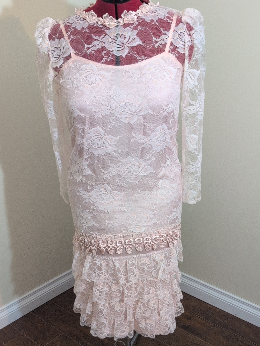 Vintage 80s Delicate Blush Lace Tiered Wedding Dress